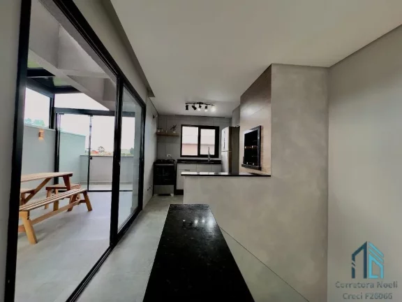 Imagem Sobrado triplex, 03 quartos c/suíte, terraço com área gourmet e banheiro no Xaxim em Curitiba PR