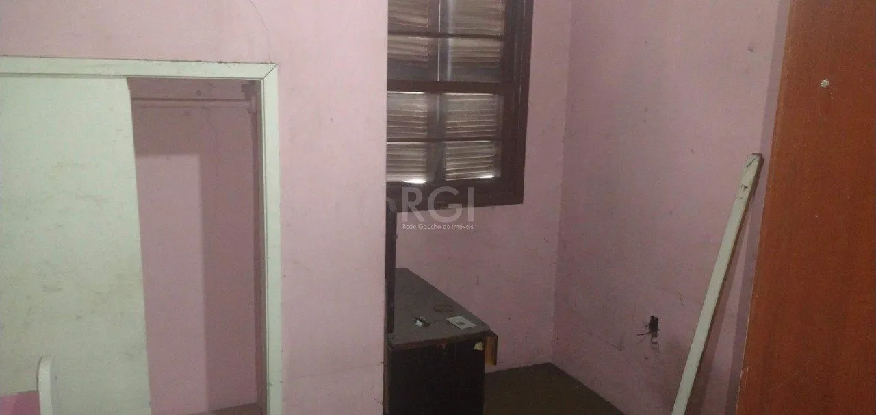 Imagem Casa de 4 dormitórios na Av. Teresópolis bairro Teresópolis