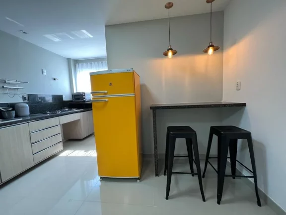 Imagem Apartamento 2 quartos sendo 01 suite 01 Sala dois Ambientes c/ Varanda frente Ampla cozinha com area de serviço , Elevador, Portaria 24hs, 01 vaga de