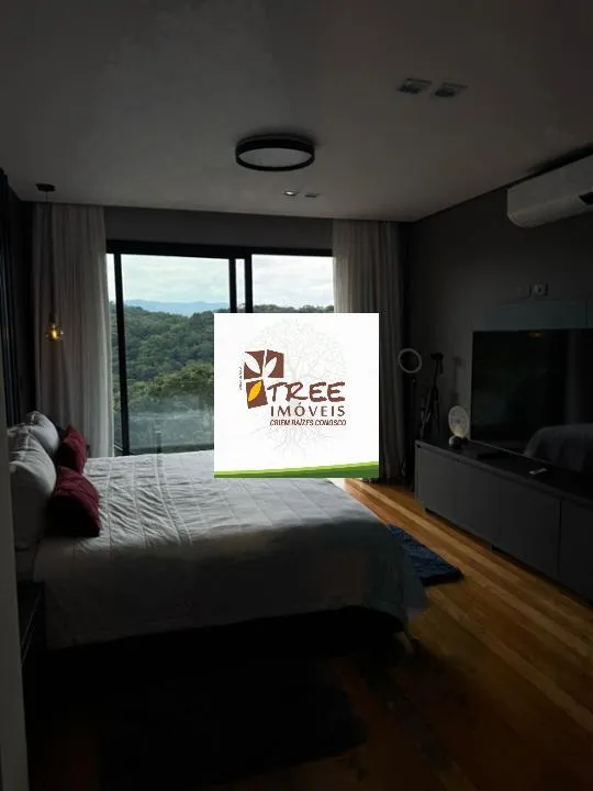 Imagem VENDA DE SOBRADO NO IBIRAPITANGA, EM SANTA ISABEL/SP, 375m² com 4 suítes, cozinha completa, piscina, jacuzzi, área gourmet e 6 vagas. CONSULTE-NOS.
