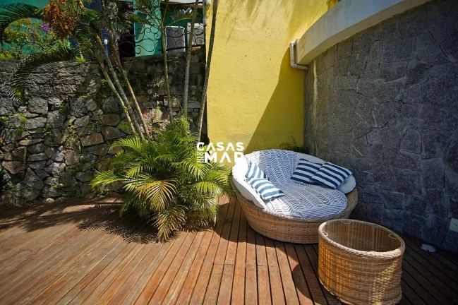 Imagem Casa frente mar de luxo na Ferradura, Búzios-RJ: 6 quartos, 6 suítes, 3 salas, 3 vagas - 749m² de pura sofisticação!
