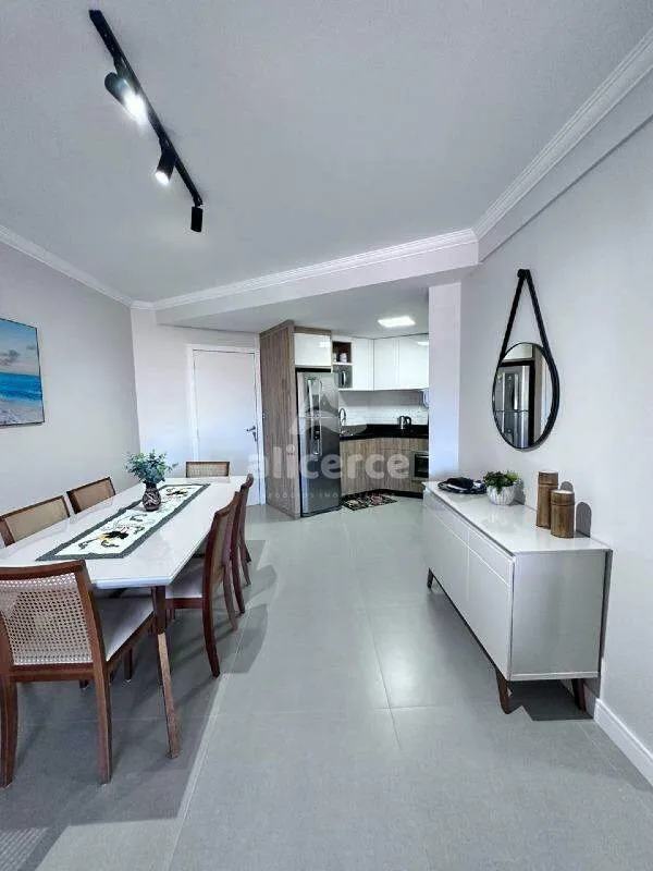 Imagem Oportunidade 3 dorm. com suíte na Praia da Cachoeira do Bom Jesus - Florianópolis/SC!