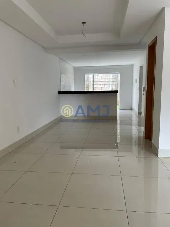Imagem Sobrado a Venda - Condomínio Jardim Imperial no St. Goiânia 2