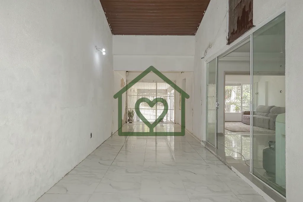 Imagem Casa ampla, no bairro Jardim Itu Sabará, com 3 dormitórios, possibilidade de 2 súites, sala de es...