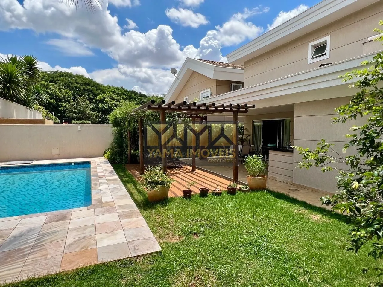 Imagem Condomínio Quinta do Golfe - Casa Térrea de Alto Padrão 4 Suítes no Quinta do Golfe | Varanda Gourmet e Fotovoltaica