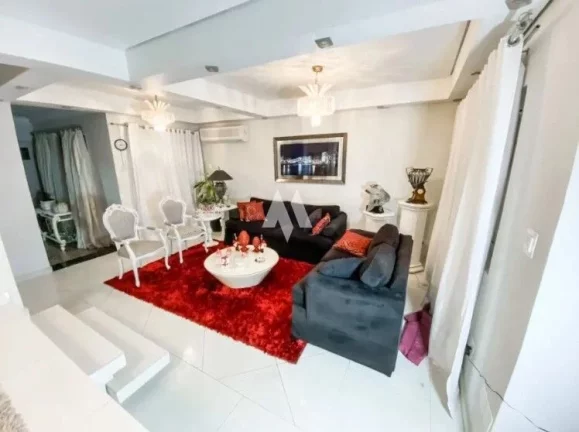 Imagem Sobrado com 3 quartos e 4 banheiros à Venda, 220 m² - Gonzaga em Santos