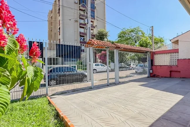 Imagem Casa para venda no bairro Jardim Lindóia em Porto Alegre