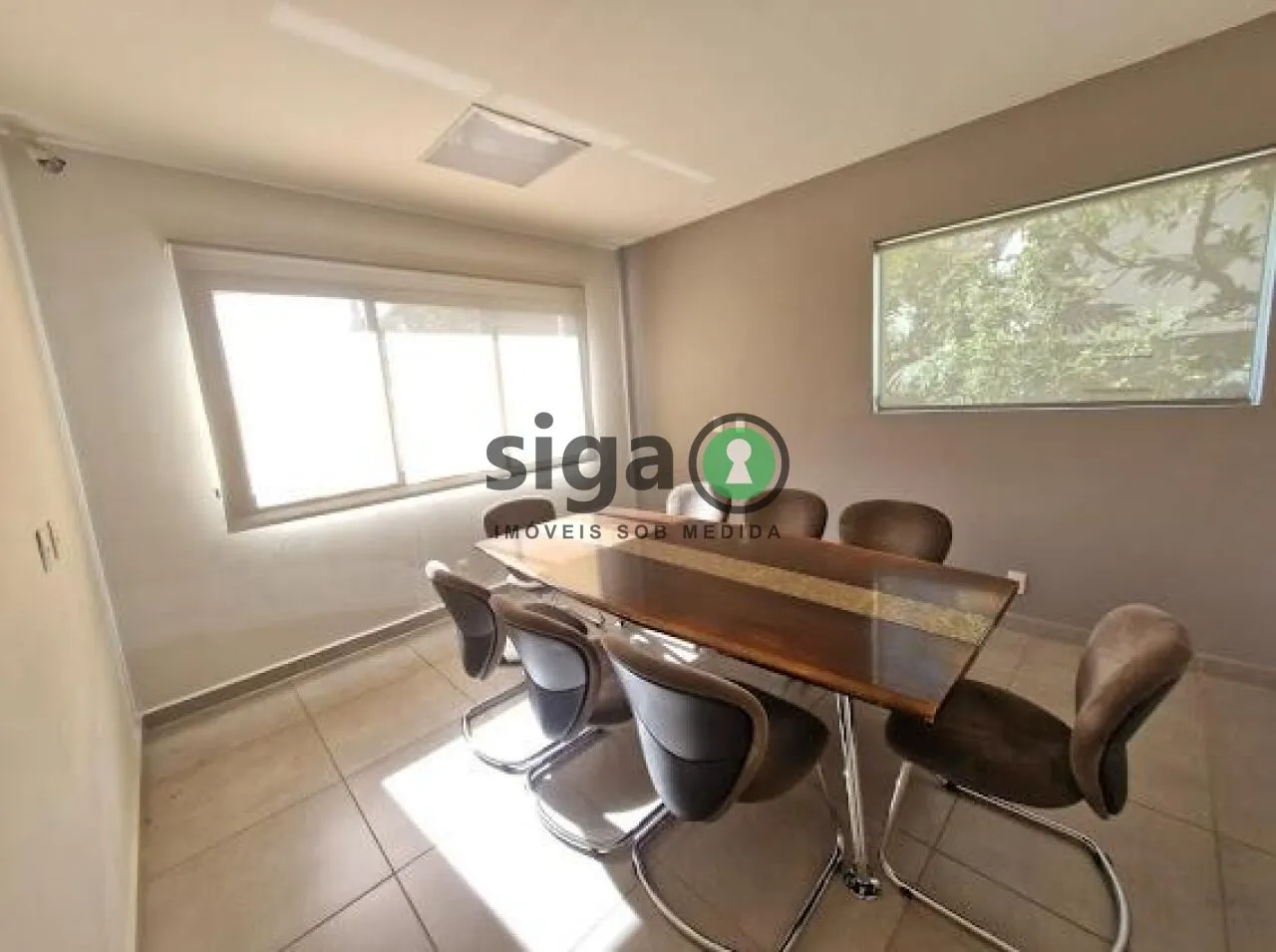 Imagem Casa Assobradada no Pacaembu, para locação Comercial ou venda com 10 salas, 11 vagas, reformada.