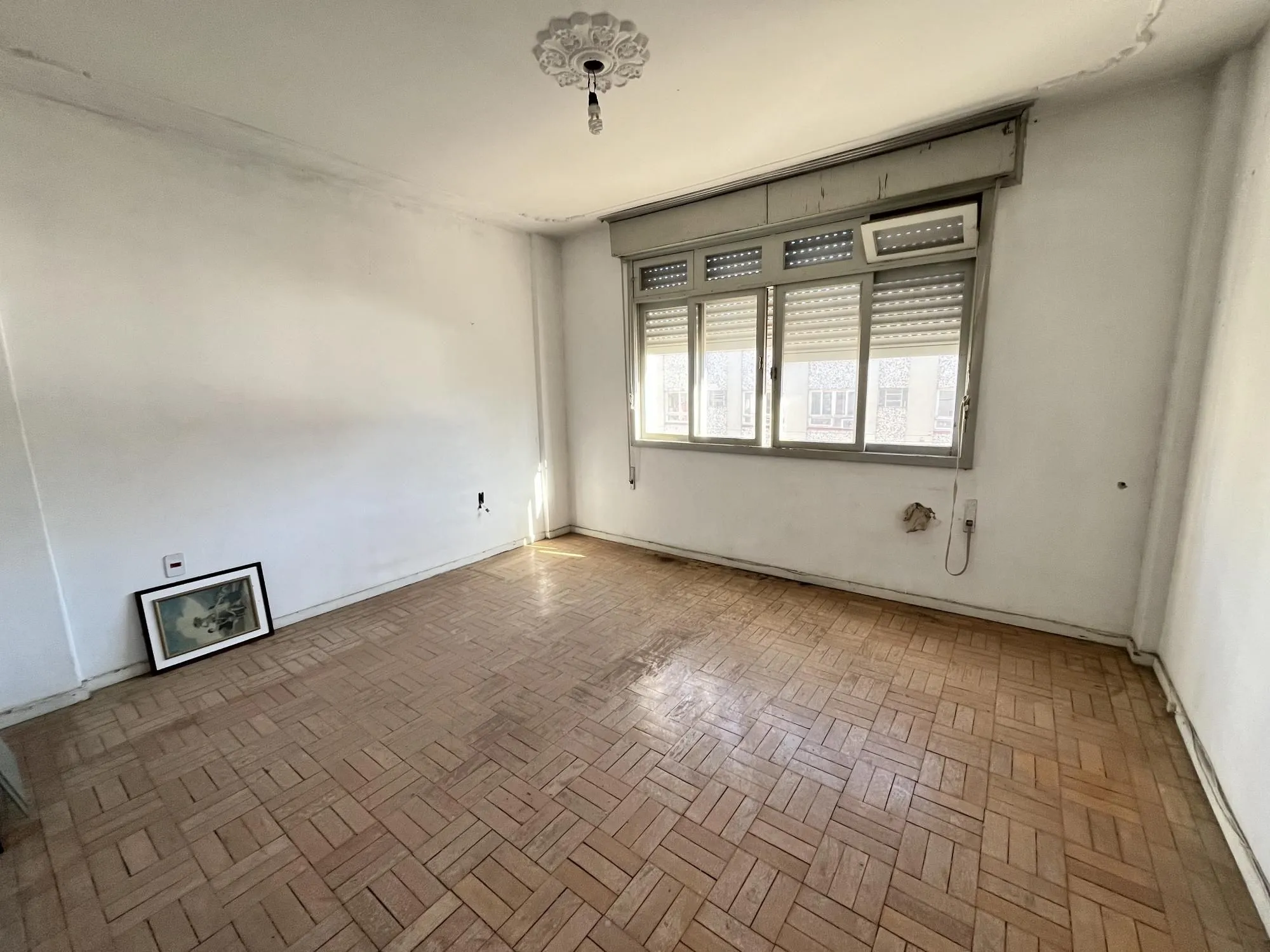 Imagem Apartamento com 3 dormitórios na Luiz Afonso, bairro Cidade Baixa - Porto Alegre