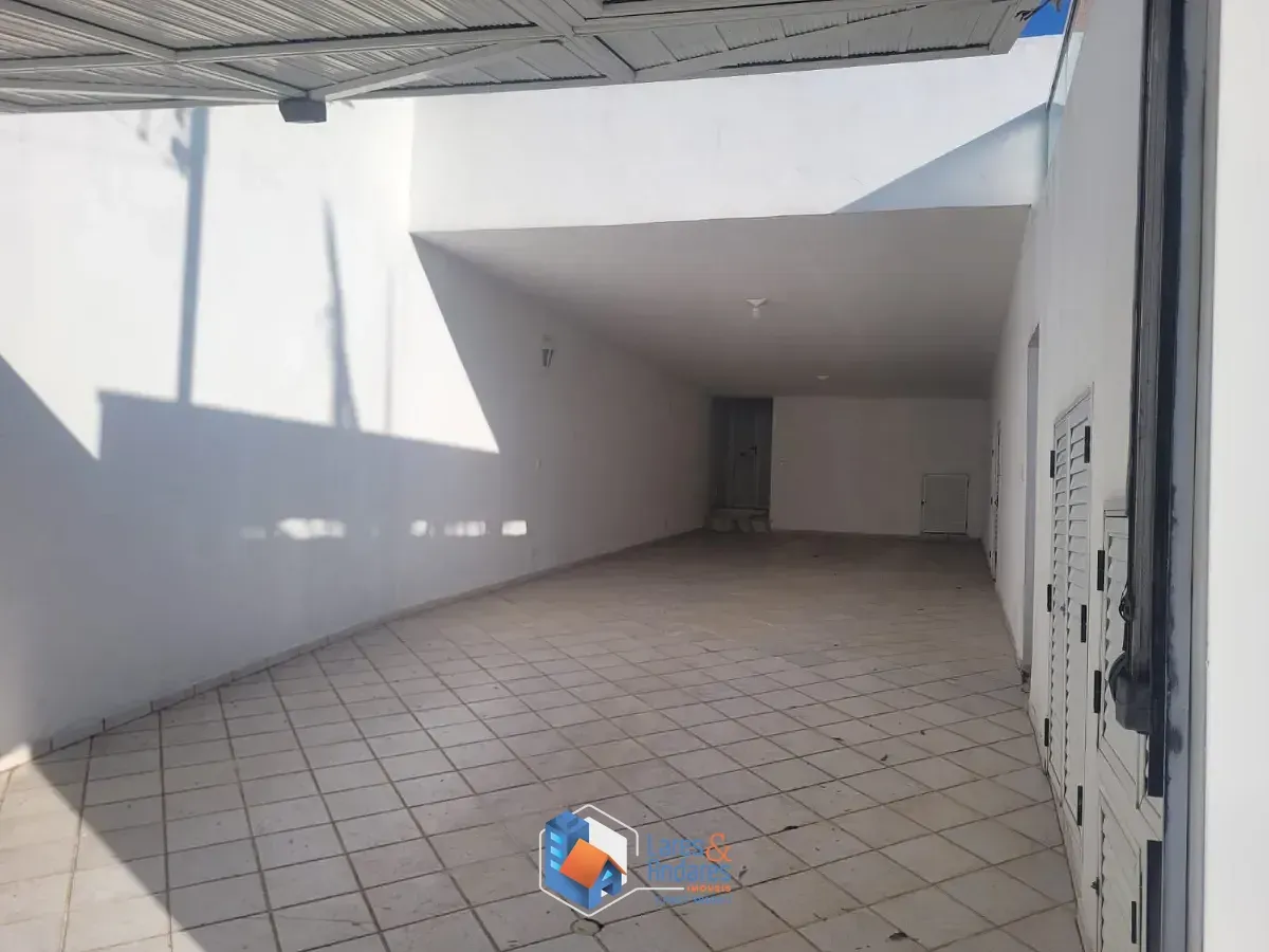 Imagem Casa para venda em Parque dos Príncipes com 3 quartos, sendo 3 suítes, 327m²