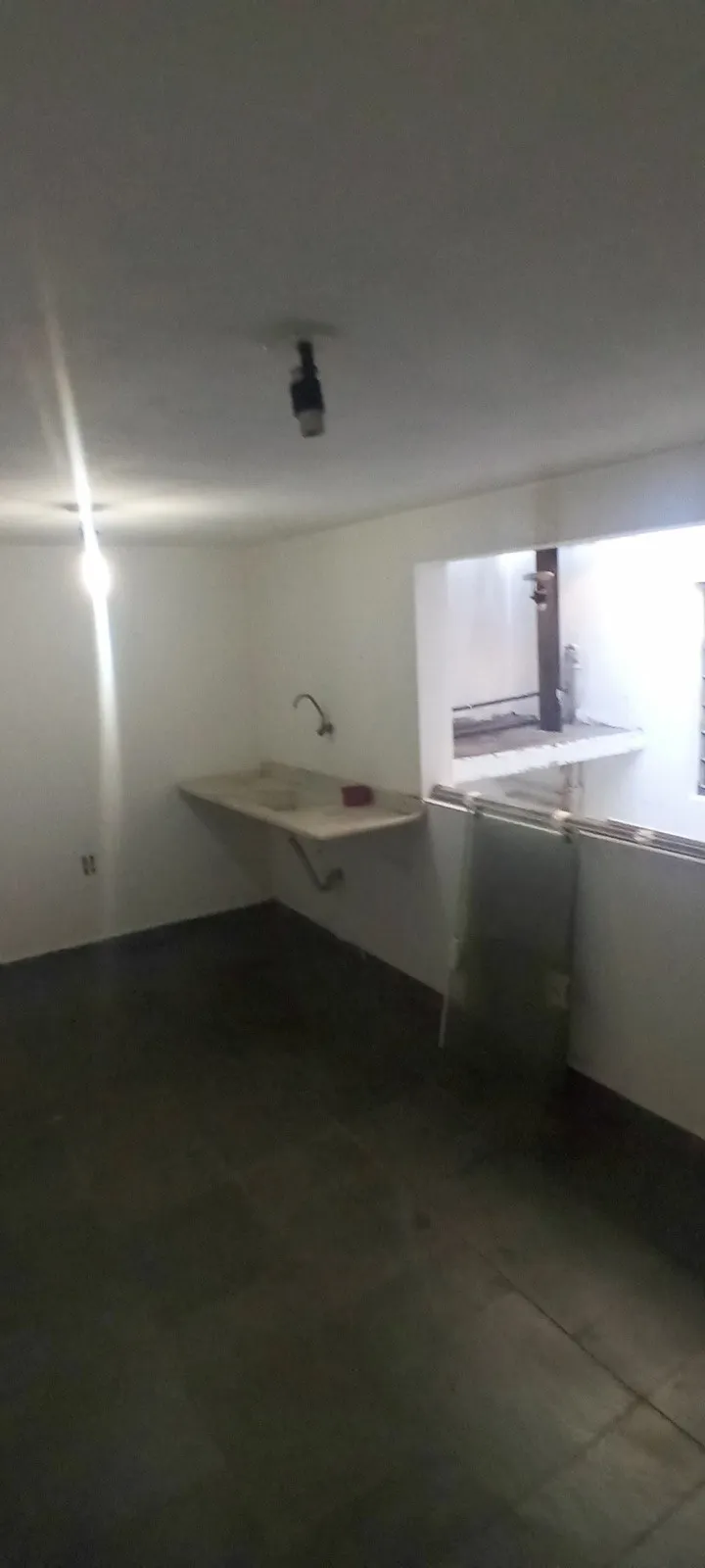 Imagem Salão Comercial de 150 m² | Mezanino | 2 banheiros | 2 cômodos com pia | 1 cômodo nos fundos | Avenida São Paulo, Zona Leste de Sorocaba/SP