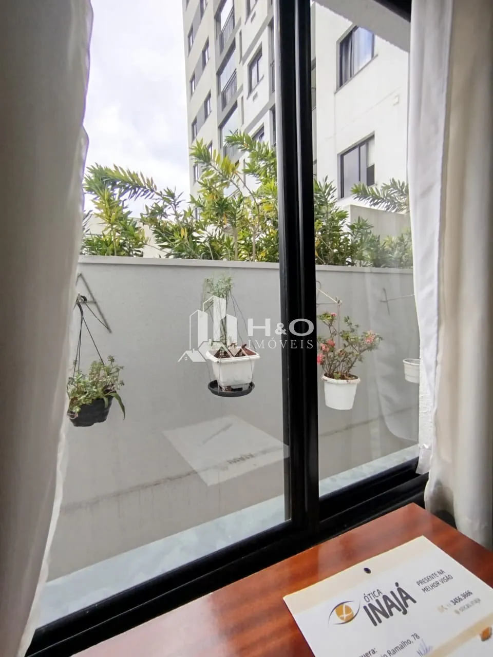Imagem Excelente apartamento com 60 m² de área útil e uma sacada ampla e diferenciada.
