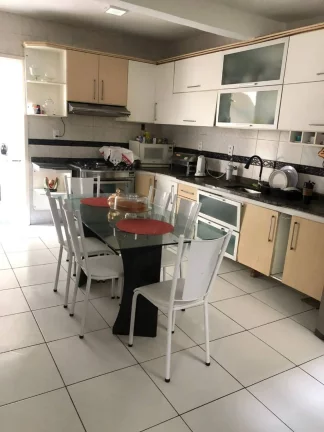 Imagem Casa à venda em Jabotiana, 4 quartos e 3 suítes - Confira!