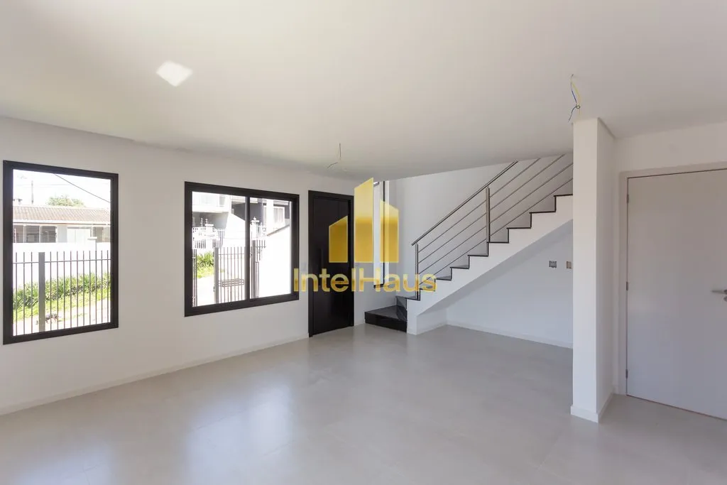 Imagem Sobrado no bairro Atuba, em Curitiba, ideal para quem busca conforto, segurança e praticidade em um...