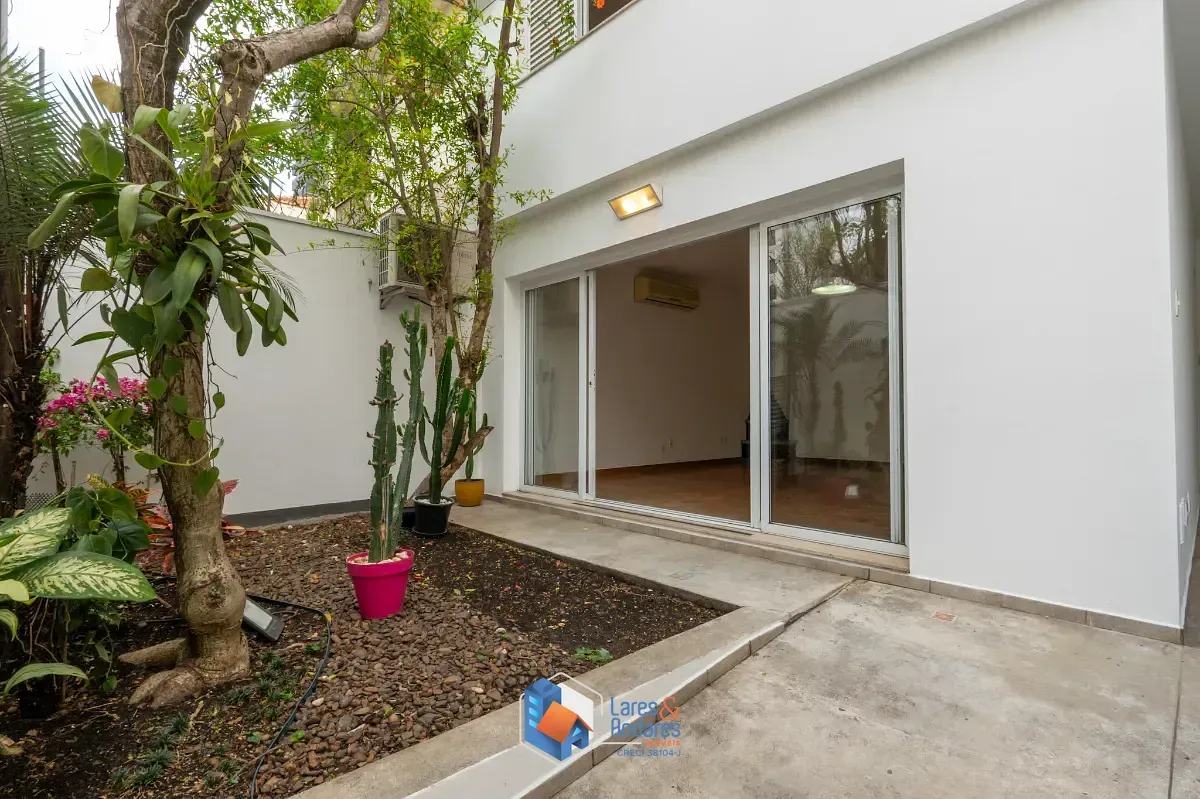 Imagem Casa para venda em Perdizes com 4 quartos, sendo 1 suíte, 171m²