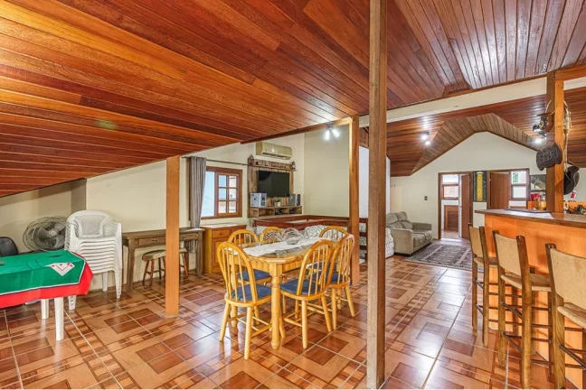 Imagem Casa para venda no bairro Vila Ipiranga em Porto Alegre