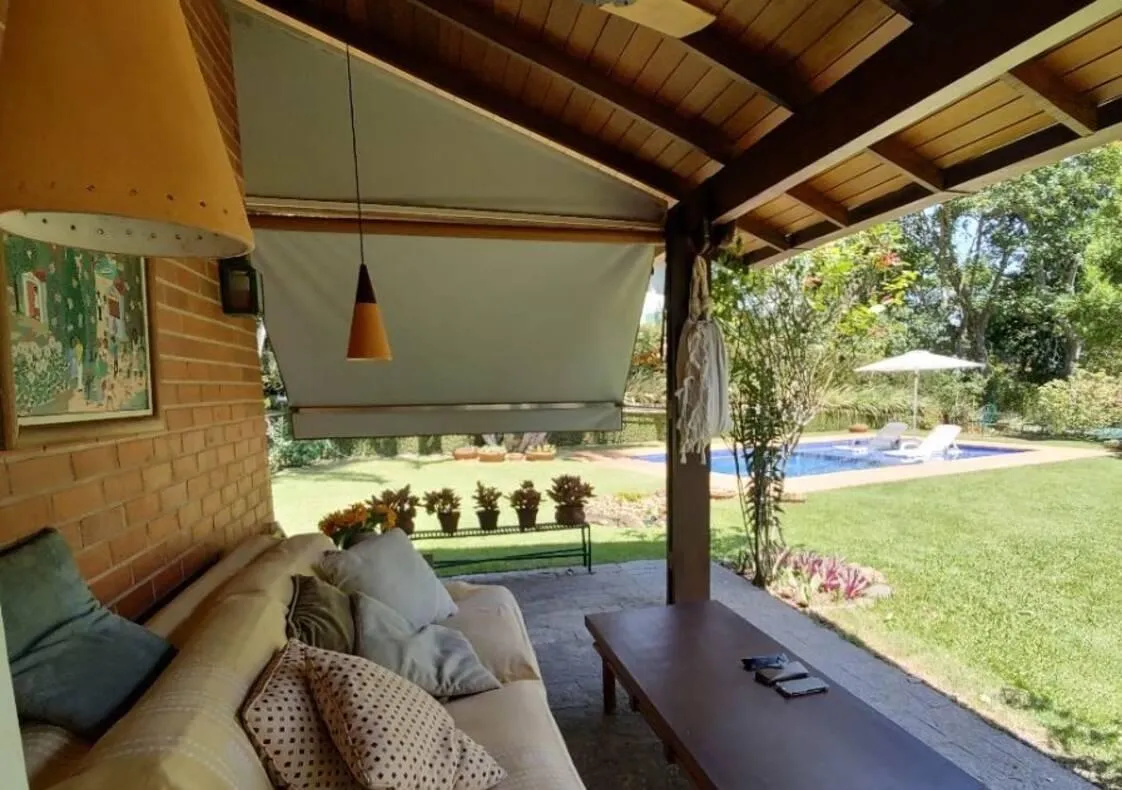 Imagem Casa em Condomínio para Venda em Petrópolis / RJ no bairro Nogueira