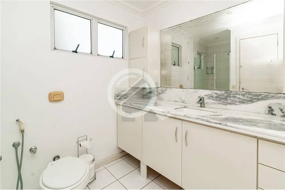 Imagem Encantador Apartamento à Venda no Último Andar com 2 dormitórios e 2 Vagas de Garagem Separadas D...