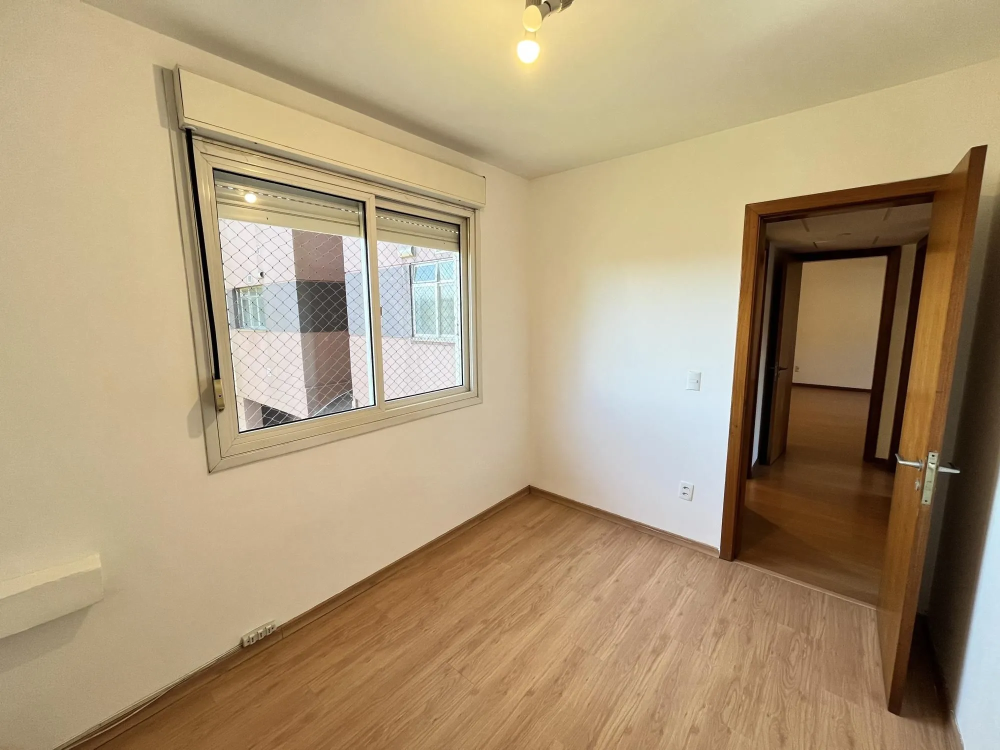 Imagem Apartamento de 3 quartos e 1 vaga de garagem no bairro Chácara da Pedras em POA
