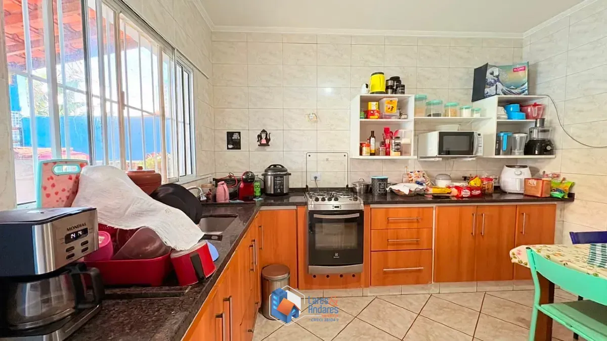 Imagem Sobrado para venda em Parque Maria Domitila com 3 quartos, sendo 1 suíte, 200m²