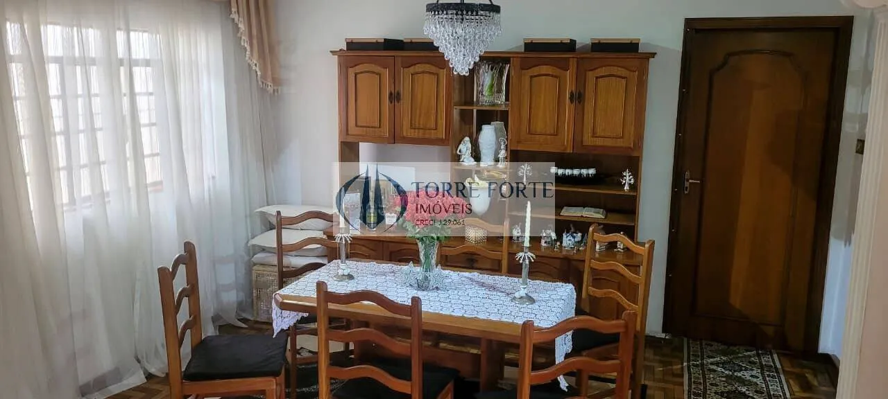 Imagem Casa com lindo espaçoso quintal, 3 vagas de garagem, 2 dormitórios