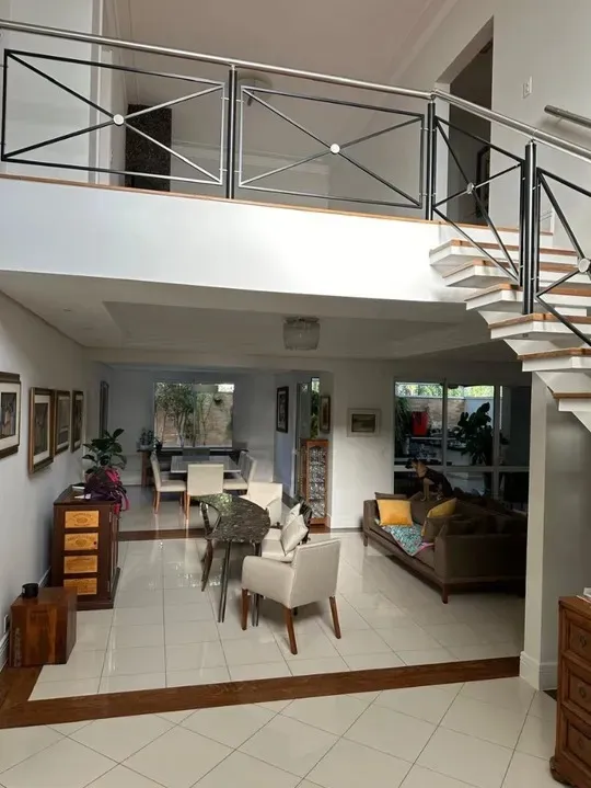 Imagem Casa de Alto Padrão no Condomínio em Tamboré ? 4 Suítes, Piscina e 4 Vagas em Santana de Parnaíba, SP