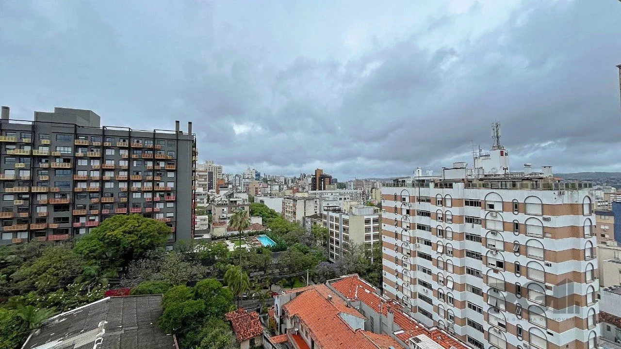 Imagem Cobertura de 1 dormitório com uma vaga de garagem no bairro Independência em Porto Alegre