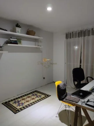 Imagem Casa em Condomínio para Venda em Teresópolis / RJ no bairro Agriões