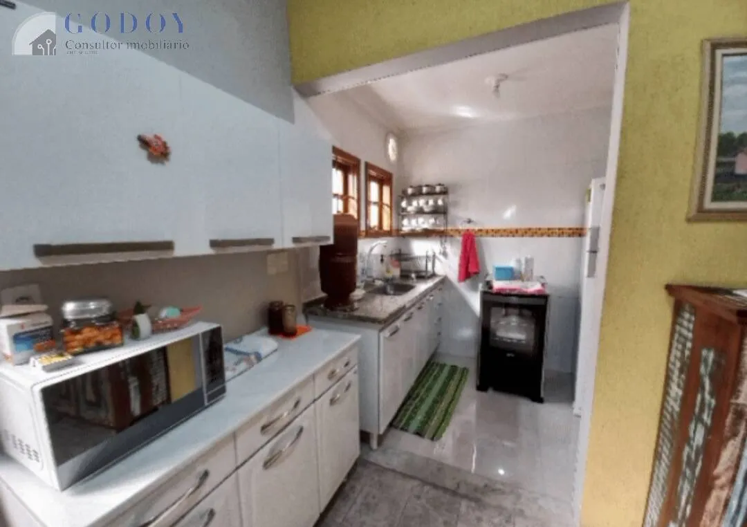 Imagem Casa Espaçosa com 3 Dormitórios em Localização Privilegiada - Jardim Rosely