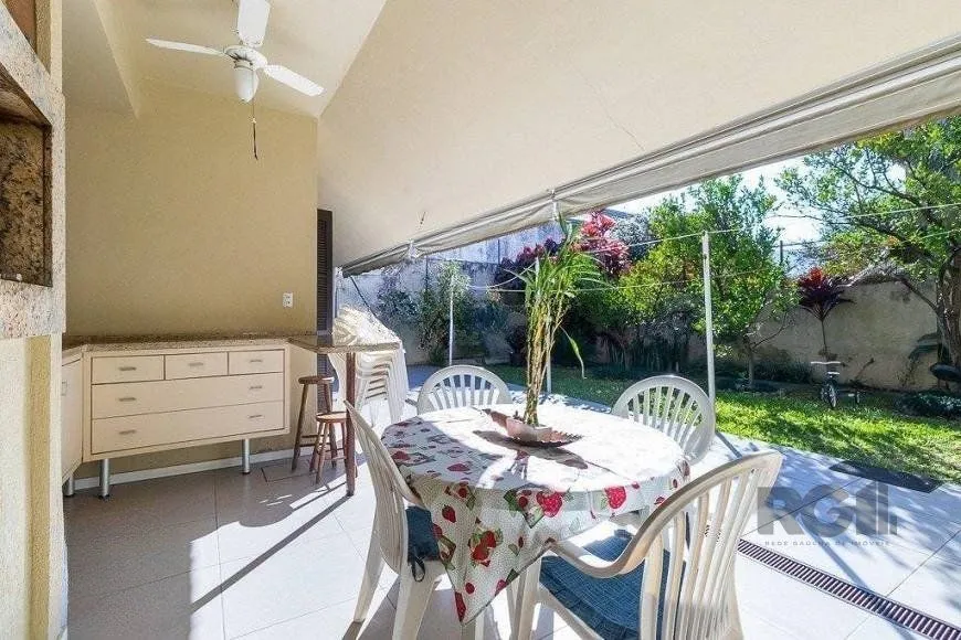Imagem Casa para Venda - 235m², 4 dormitórios, sendo 1 suites, 2 vagas - Azenha