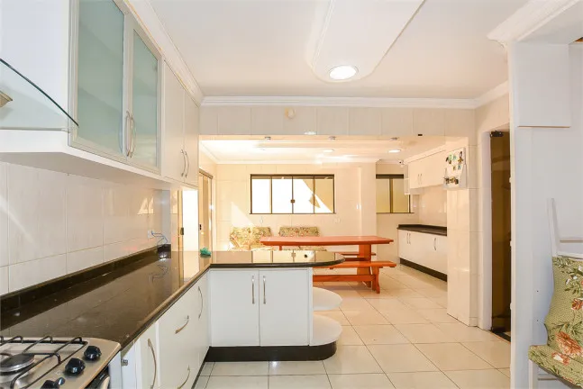 Imagem Casa com 3 Quartos à Venda, 271 m² em Jardim das Américas - Curitiba