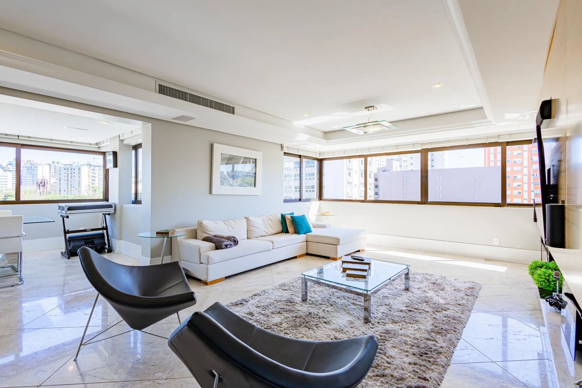 Imagem Espetacular apartamento 3 suítes 3 vagas com infra completa no Moinhos de Vento