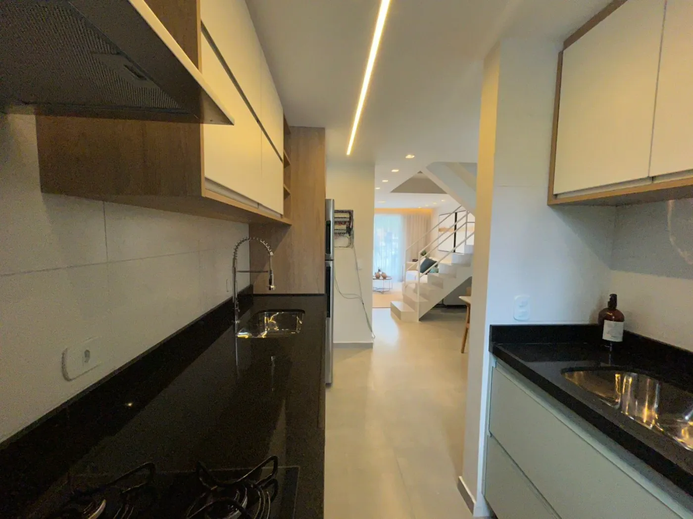 Imagem Casa em Condomínio para Venda em Petrópolis / RJ no bairro Quarteirão Brasileiro