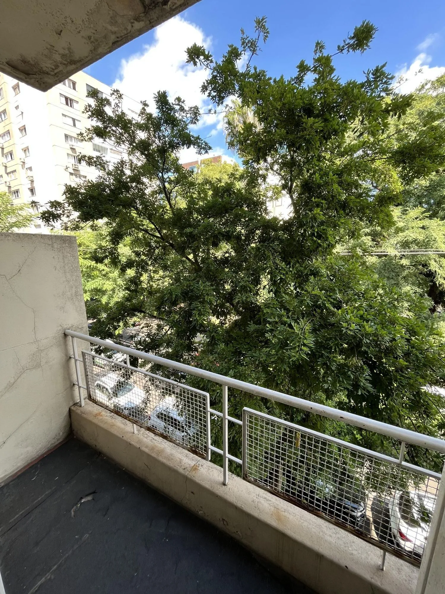 Imagem Apartamento de 2 quartos, lareira e dependência de empregada no bairro Floresta