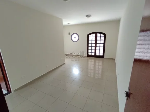Imagem Sobrado em excelente estado de conservação! - 4 dormitórios sendo uma suíte master com Hidromass...