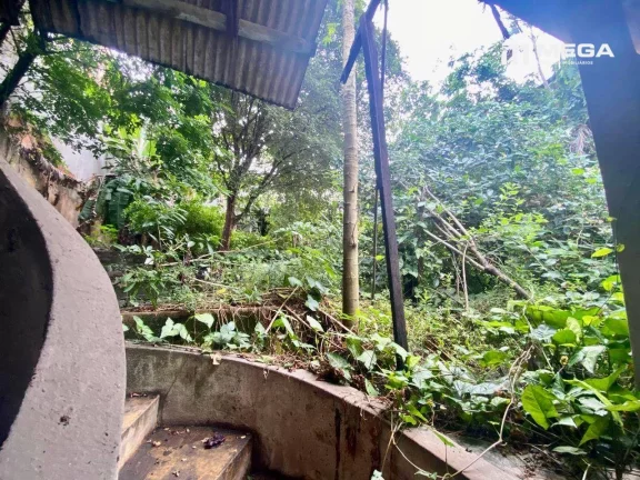Imagem VENDA - CASA em área comercial com 2 LOJAS e 3 dormitórios à venda, 200 m² por R$ 700.000 - Santana - Cariacica/ES