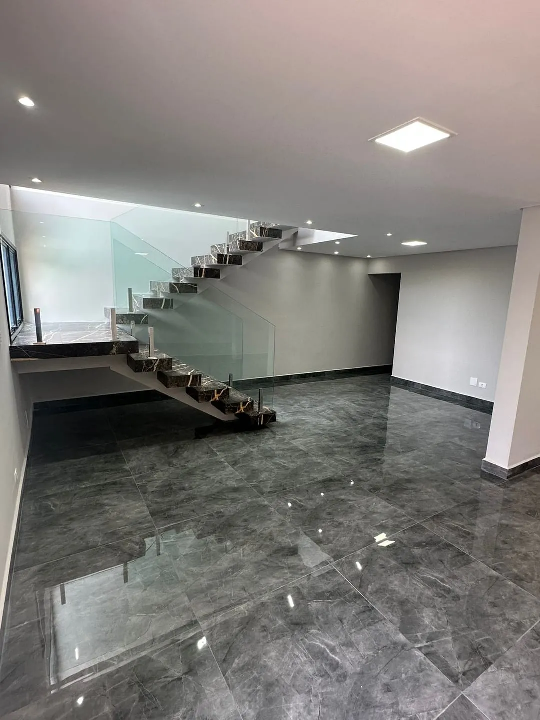 Foto do imóvel Casa à venda 3 Quartos, 1 Suite, 2 Vagas, 175M², Loteamento Residencial e Comercial Flamboyant, Pindamonhangaba - SP