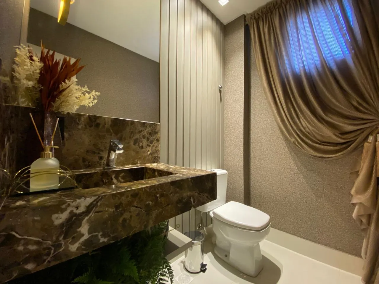 Imagem Apartamento à venda com 1872m2 por R$ 3.300.000,00