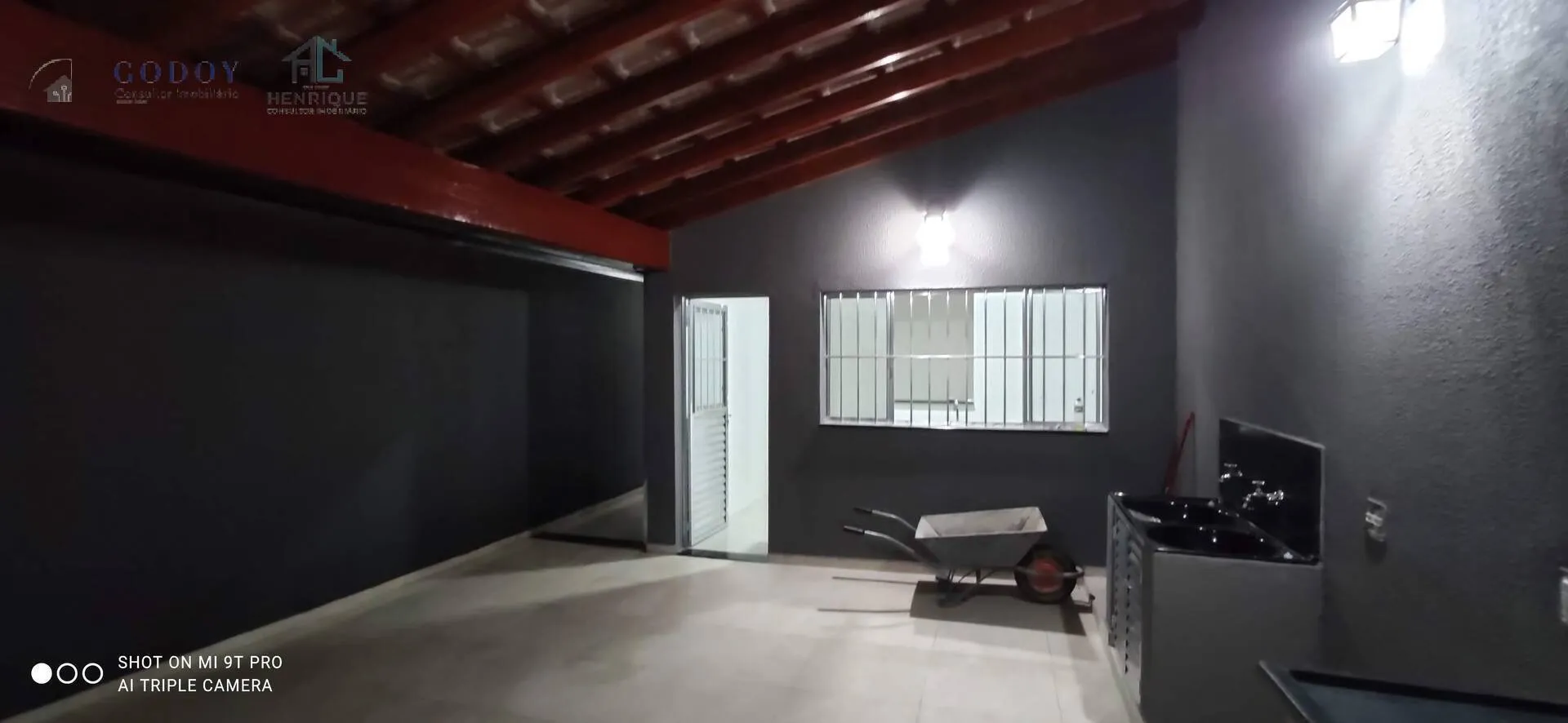Imagem Sobrado moderno e muito bem distribuído - aceita permuta!