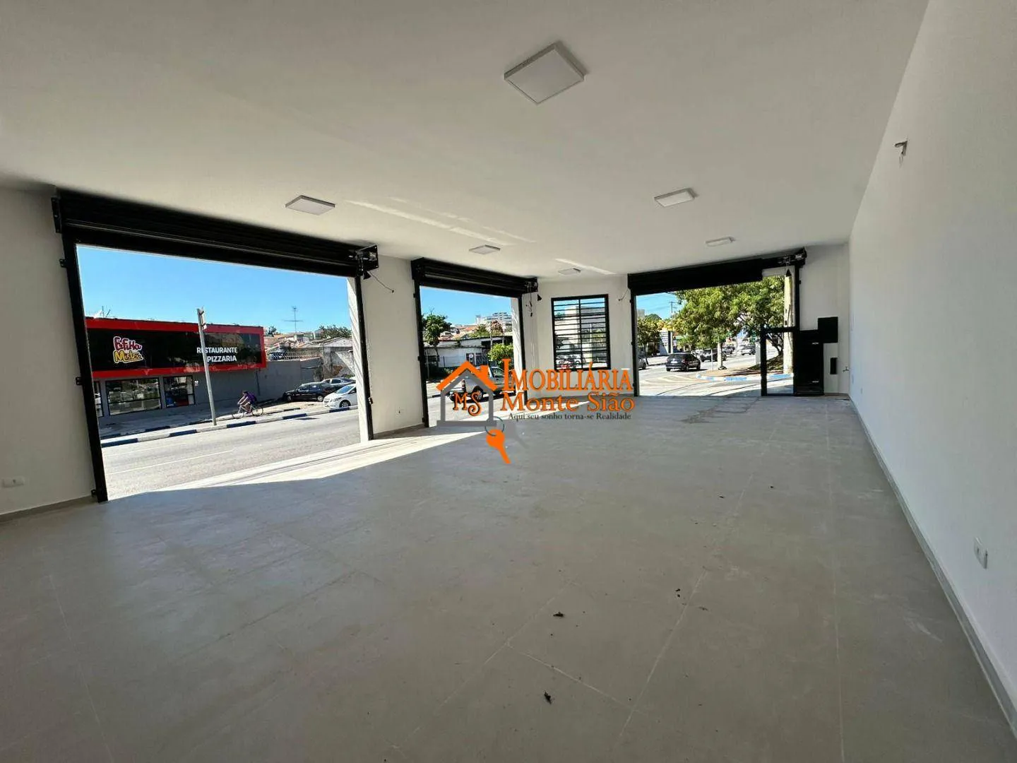 Imagem Salão Comercial para Locação na Av. Salgado Filho | 180m² | Esquina | Alto Fluxo