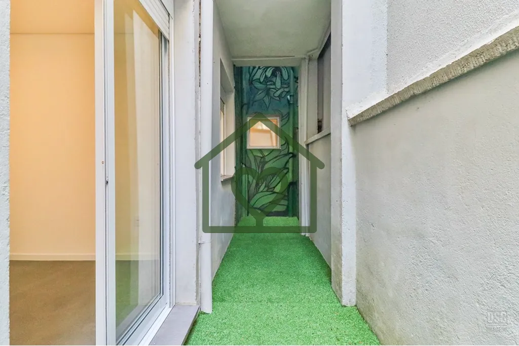 Imagem Descubra o apartamento GARDEN dos seus sonhos, situado na charmosa região de Mont Serrat, na Rua Eu...