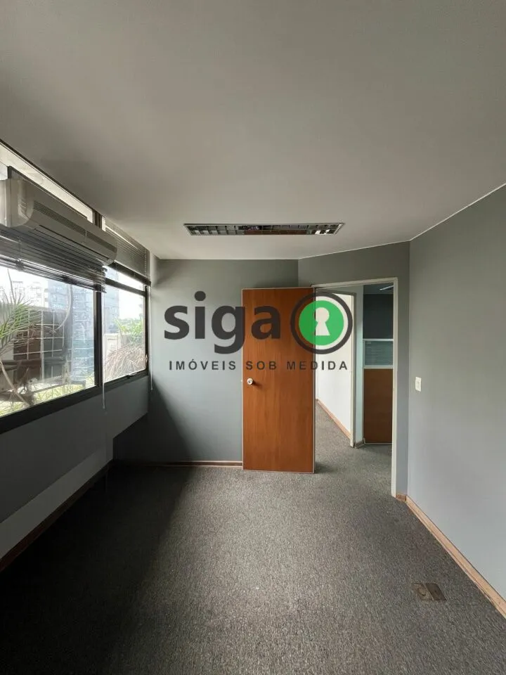 Imagem Sala Comercial e 3 banheiros para Alugar, 133 m² por R$ 8.500/Mês