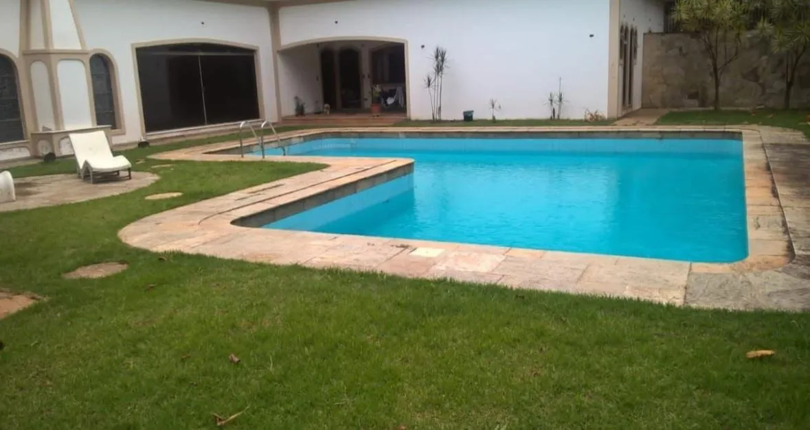 Imagem Casa à venda no Alphaville 01 em Barueri, 11 suítes, 1.800 m² construídos, terreno de 2.440 m² e frente ao clube