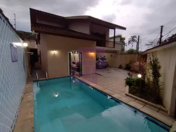 Imagem Casa Pitangueiras com piscina e churrasqueira!!!