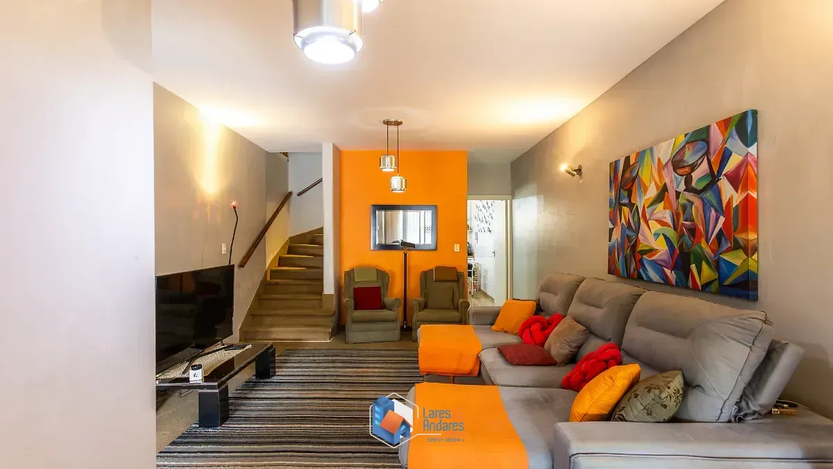 Imagem Casa para venda em Vila Cordeiro com 5 quartos, sendo 1 suíte, 154m²