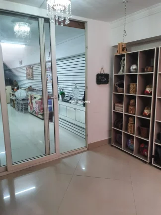Imagem Casa à venda em São Paulo-SP na Vila Esperança com 4 quartos, 4 suítes e 3 vagas de garagem.