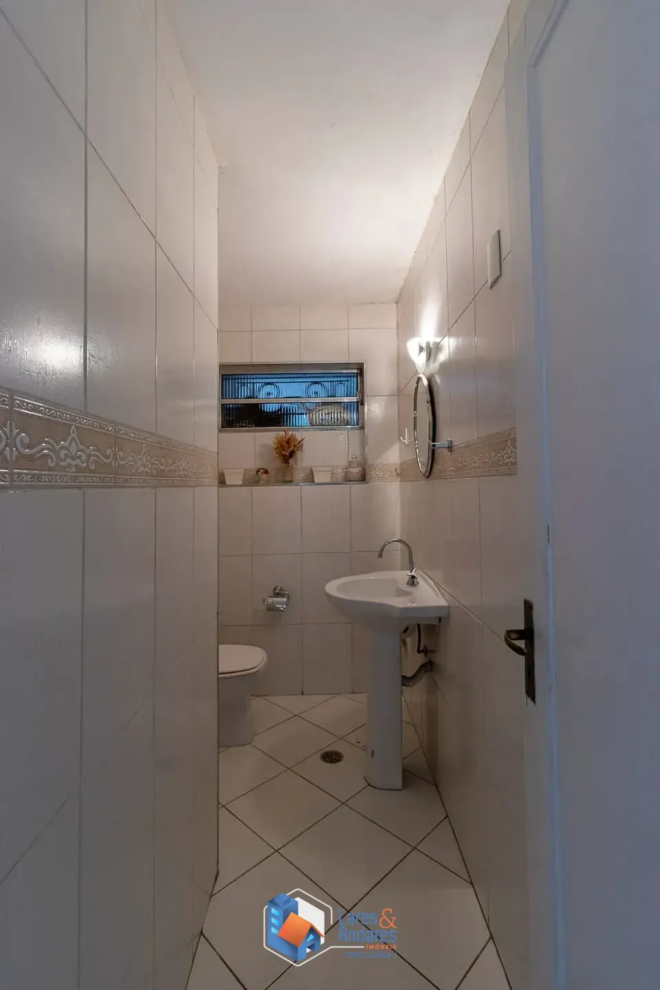 Imagem Sobrado para venda em Planalto Paulista com 4 quartos, sendo 1 suíte, 205m²
