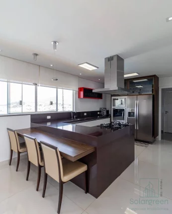 Imagem Casa de Condomínio, 3 Quartos e 5 banheiros à Venda, 176 m²