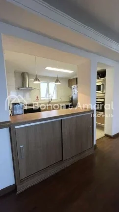 Imagem Este amplo apartamento em andar alto oferece excelente ventilação e uma vista livre para a cidade....