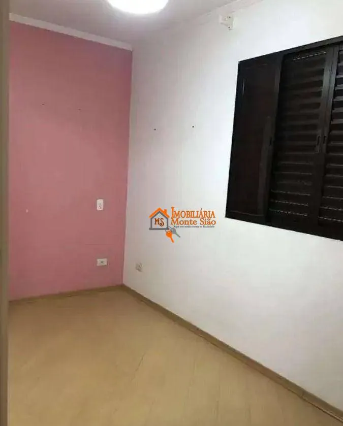 Imagem Sobrado com 3 dormitórios à venda, 250 m² por R$ 850.000 - Jardim Rosa de Franca - Guarulhos/SP